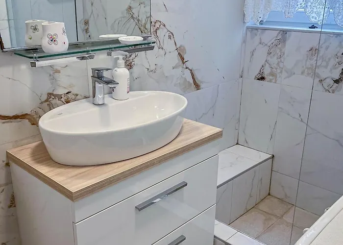 Tvrtko Royal - Scc View