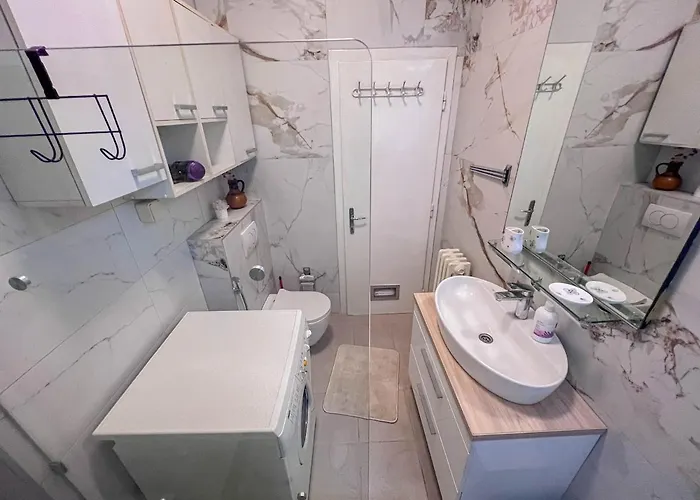 Tvrtko Royal - Scc View Apartman